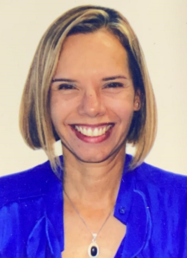 Abg. Cristina Flores